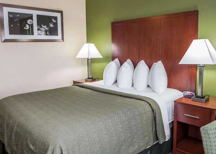 Quality Inn & Suites South Bend Airport